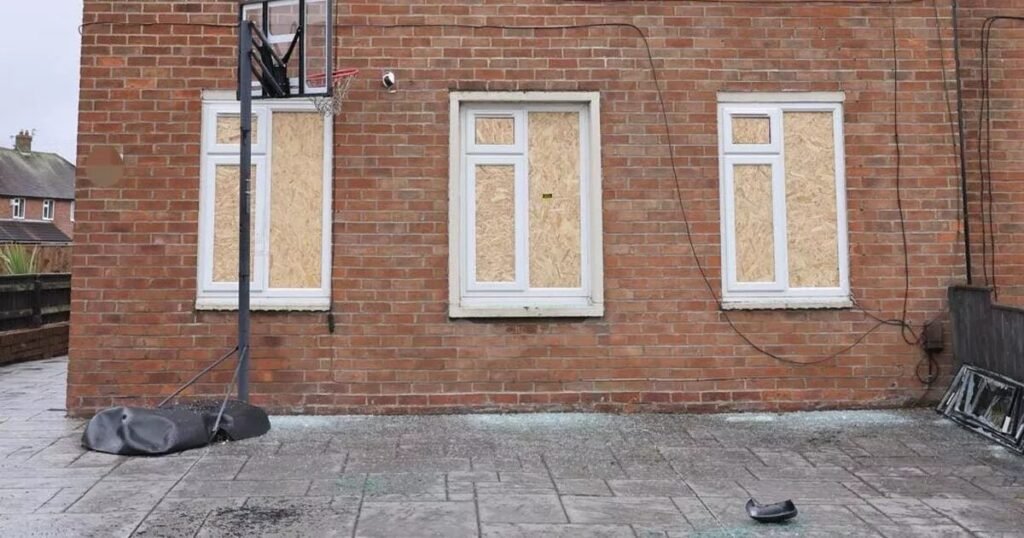 h&m worcester windows smashed